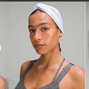 Lululemon Ribbed Nulu Twist Front Headband *Windmill